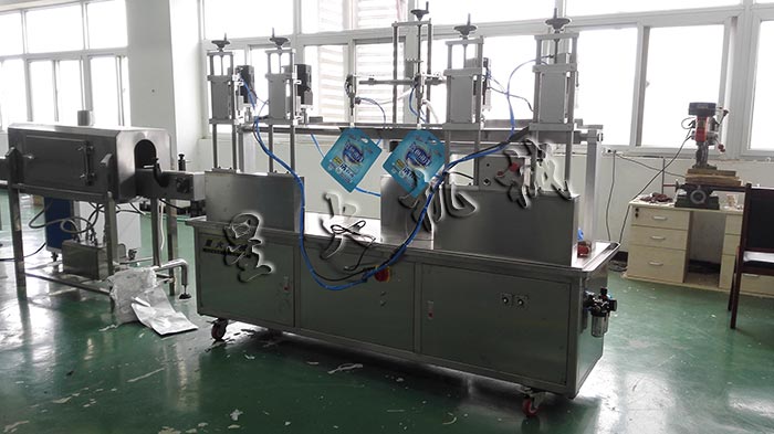 星火車間燒烤醬灌裝機|全自動燒烤醬灌裝機展示一角